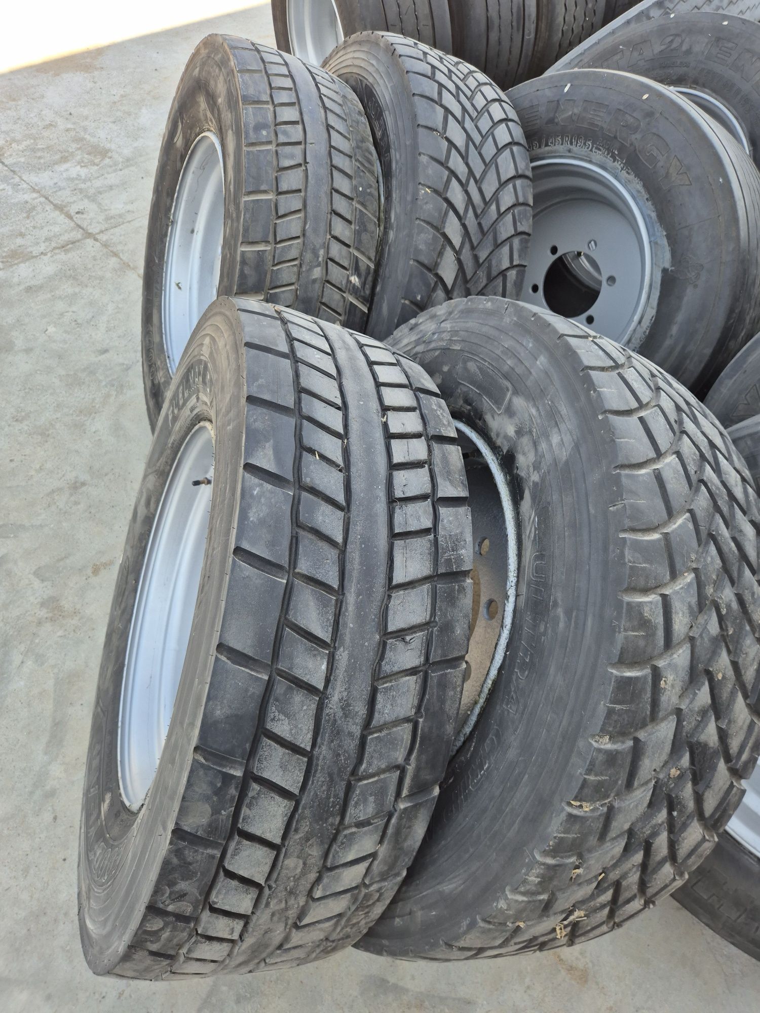 Koła bezdętkowe 315/70 R22.5 8 otworów Autosan D50, D55,HW HL6011,8011