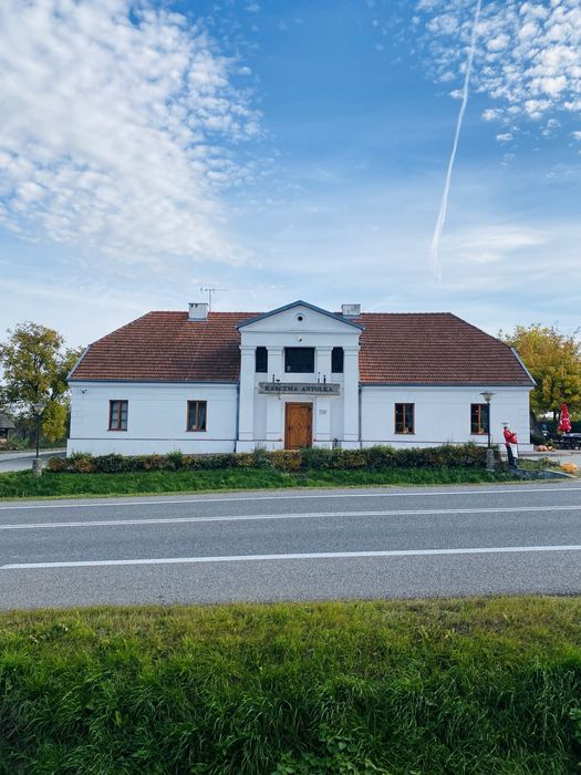 Karczma Antolka zabytek hotel Ksiaż Wielki Restauracja zajazd
