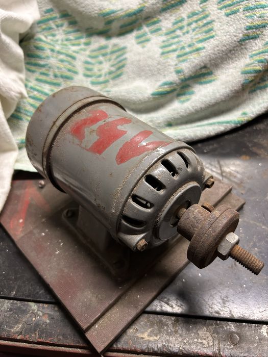 Silnik elektryczny 24v TYP K3K5 MEZ CSSR