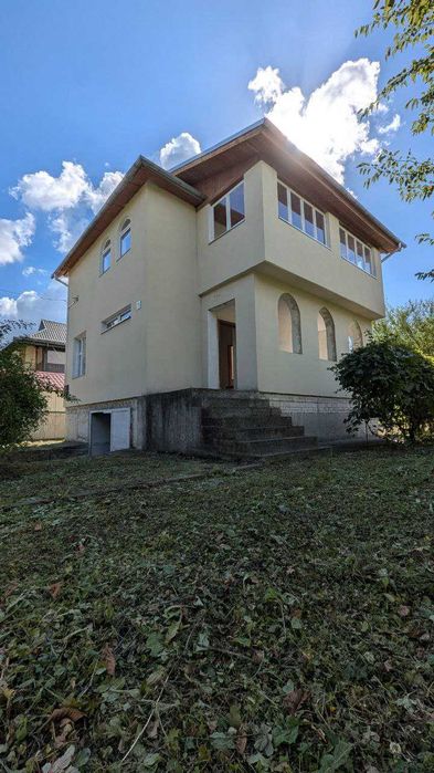 Продається дачний будинок