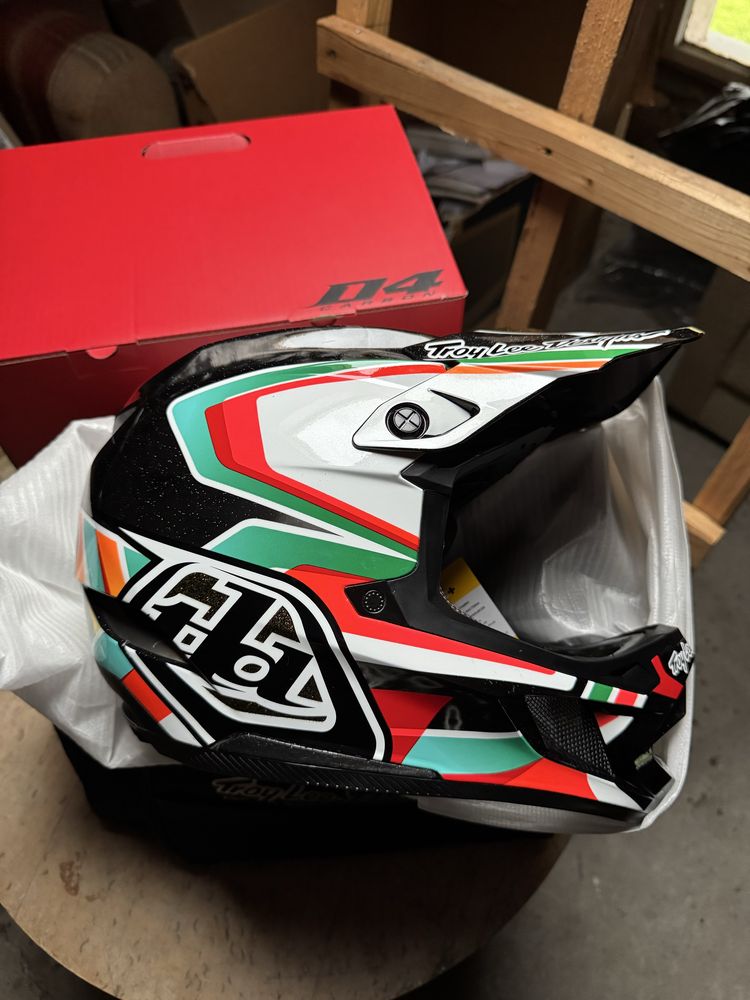 *NOWY* Kask Troy Lee Designs D4 Carbon Frames S lub M lub L XL Mips