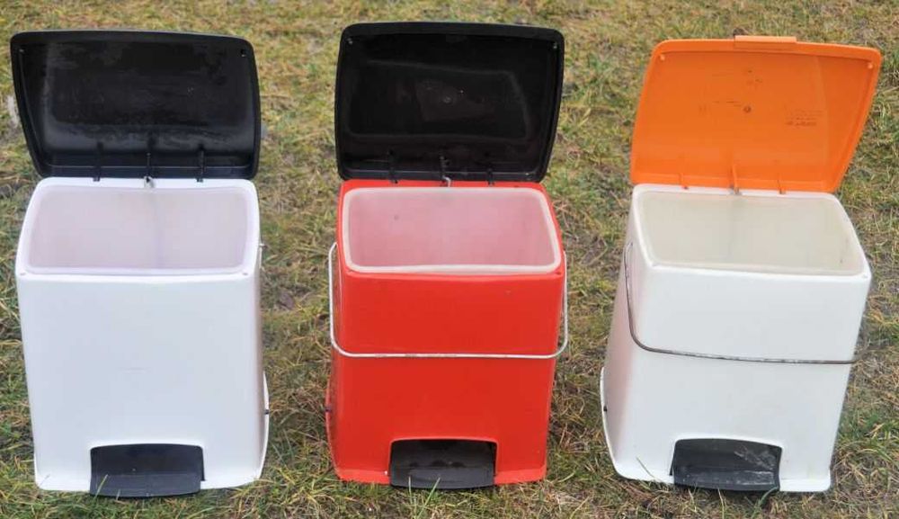 Kosz na śmieci /do piwnicy/garażu/schowka