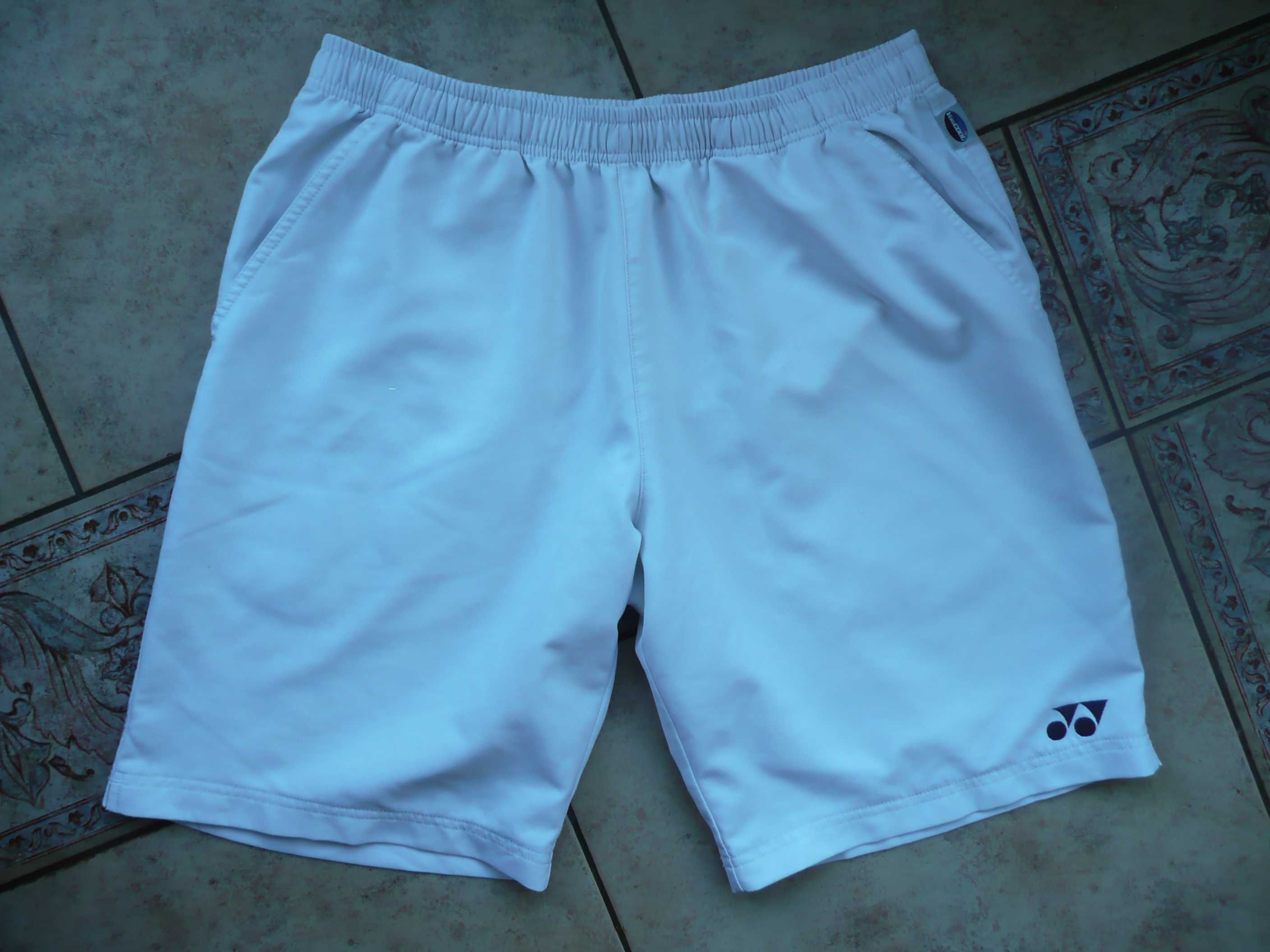 spodenki yonex rozmiar M/L badminton tenis