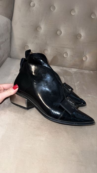 Туфлі, сапоги, ботильйони