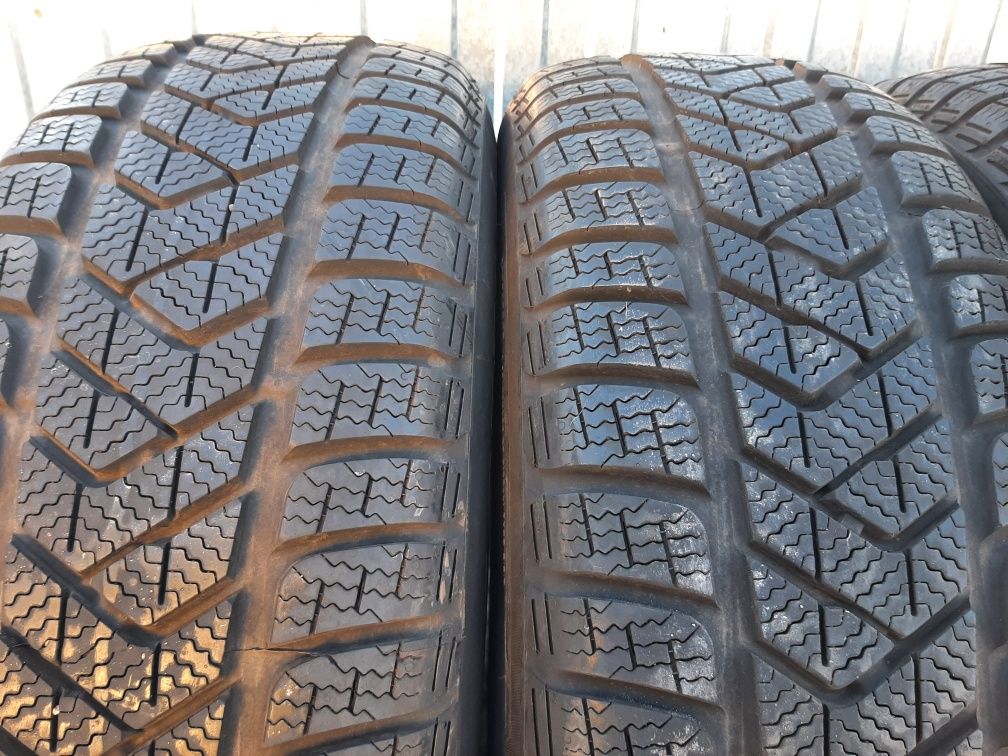 4 szt 215/65 r 16 Opony zimowe Pirelli Sottozero 3