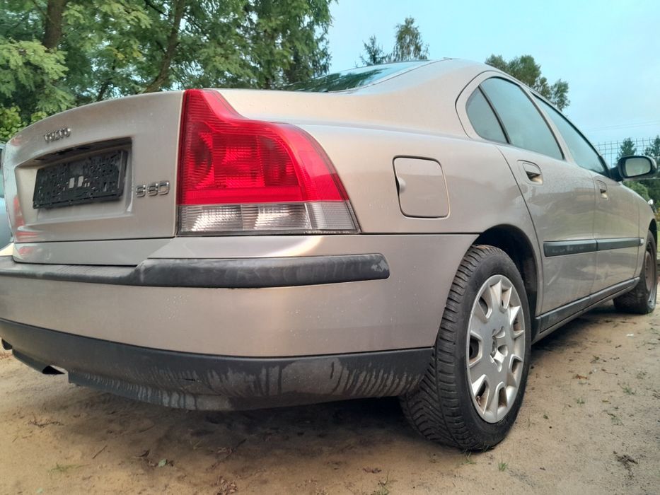 Volvo S60 2.4 benzyna 170km 01r. de sedan automat
