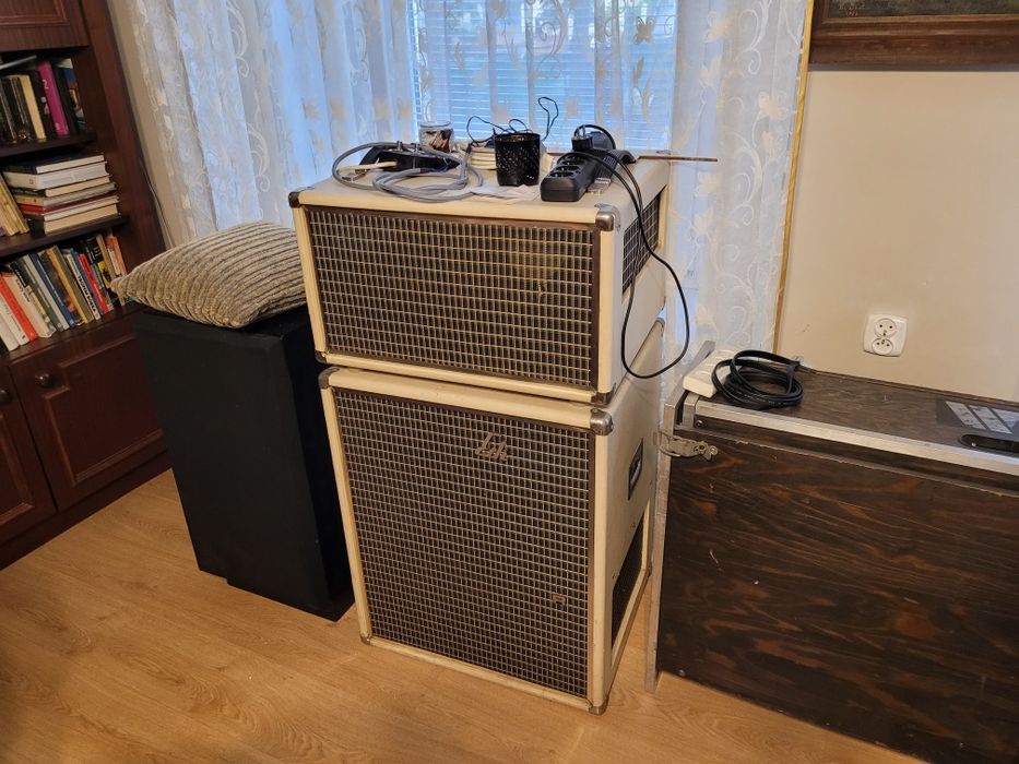 Oryginalne organy estradowe WLM plus głośniki Leslie Echolette .