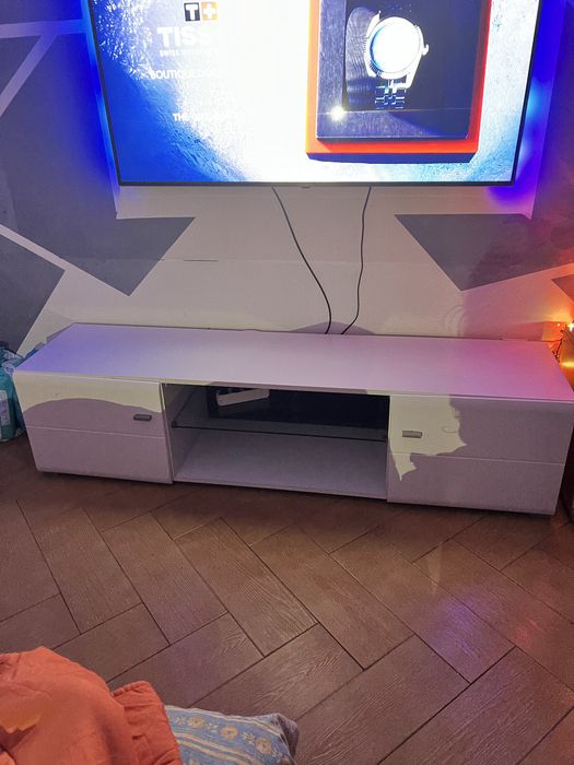 Vendo movel de tv com pouco uso
