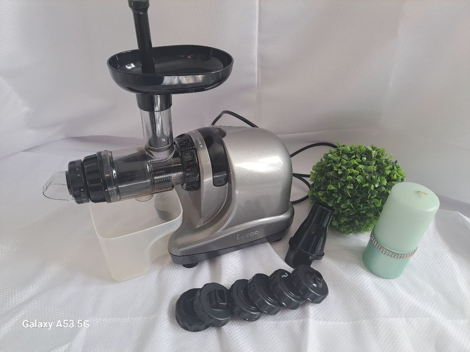 Wyciskarka do soków wolnoobrotowa Byzoo Rhino srebrny