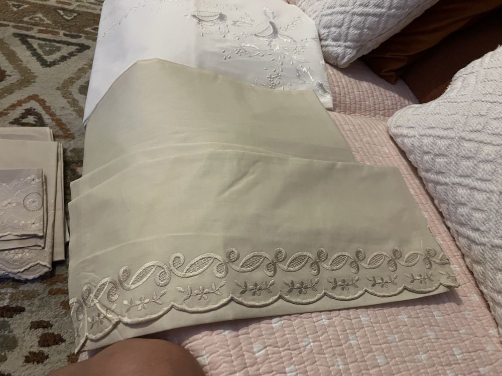 Varios lencois de algodao com bordados mais lindos para cama de casal