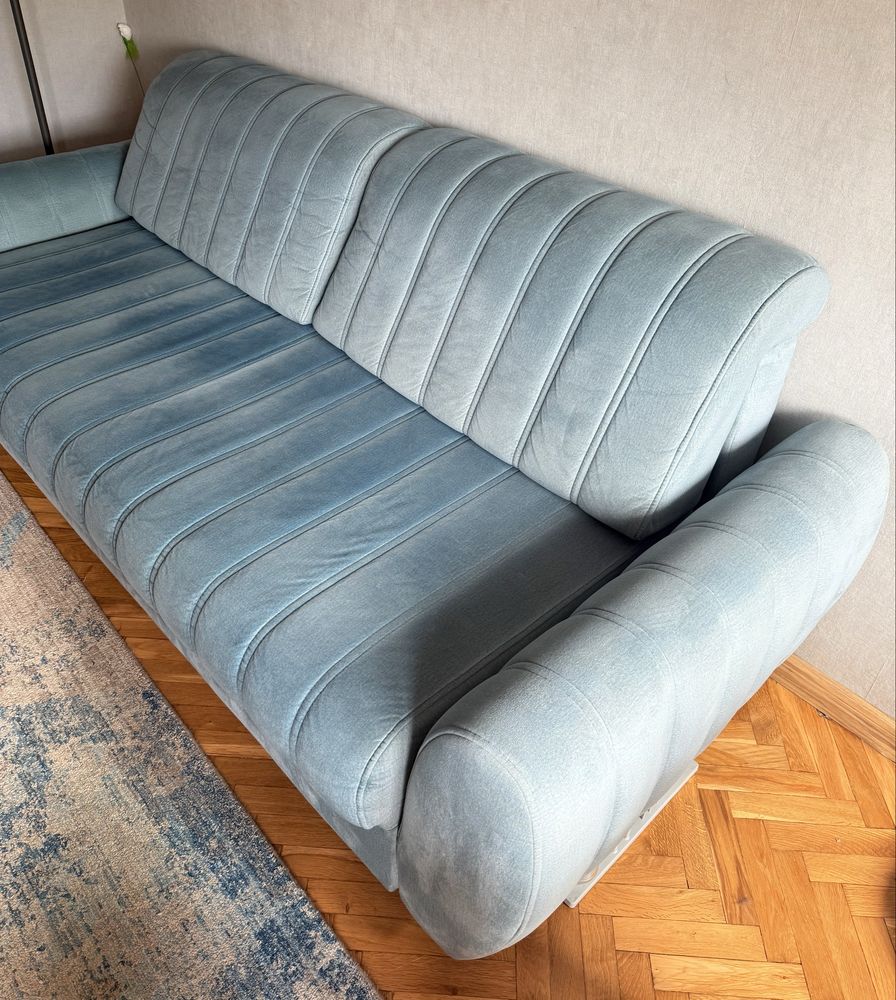 Sofa rozkladana Agata Meble błękitna welur