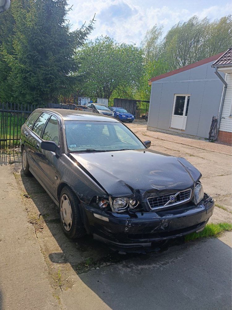 powypadkowe Volvo V40 1.9 TDI. 2003r, 370 tys. km