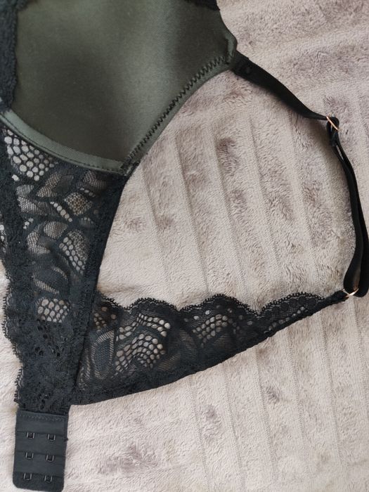 Бюстгальтер пуш-ап Secret Possessions 32B в идеальном состоянии