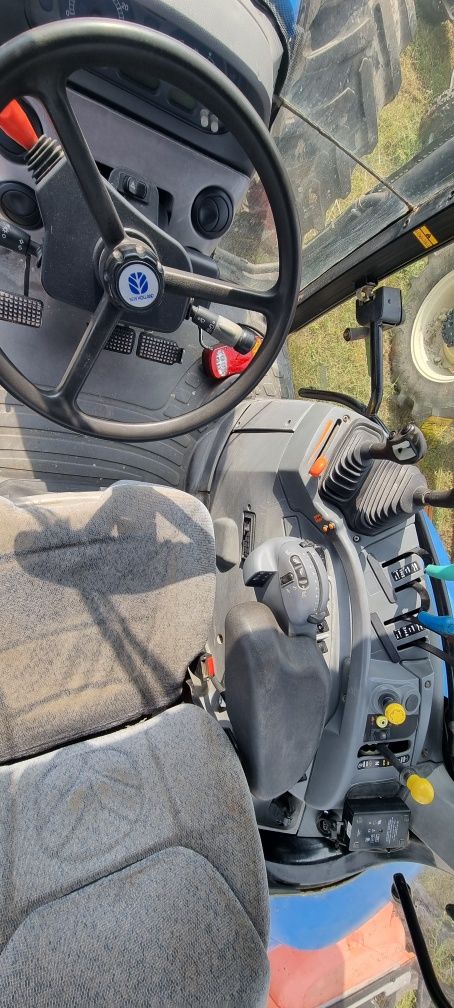 New Holland ts125A 2005r