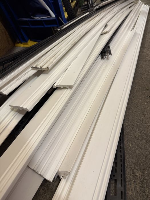 Listwa przypodłogowa poliuretanowa z rozbiórki