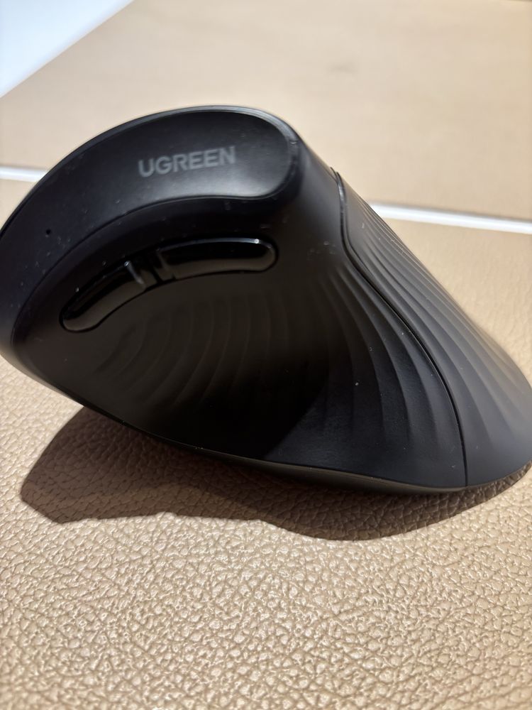 UGREEN Pionowa ergonomiczna mysz bezprzewodowa
