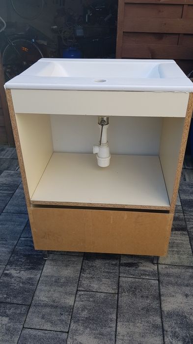 Umywalka z szafką