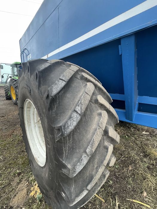 Бункер-перевантажувач Kinze 600