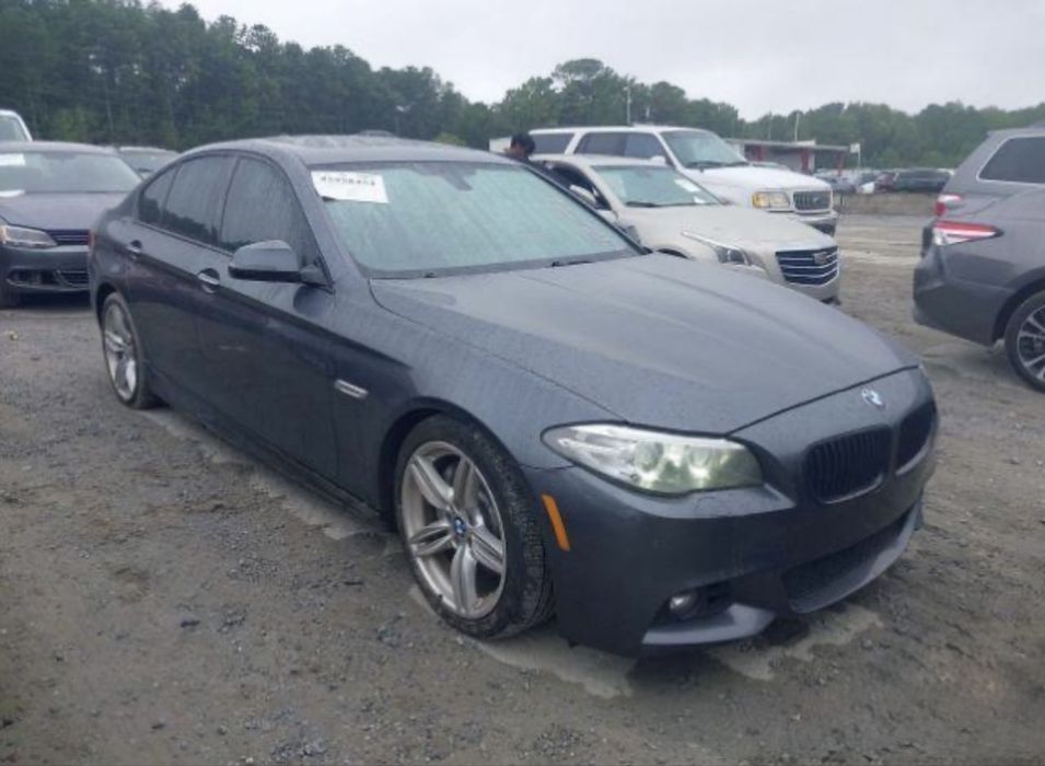 Шрот розборка BMW F10 крило двері двигун кпп капот бампер фара салон