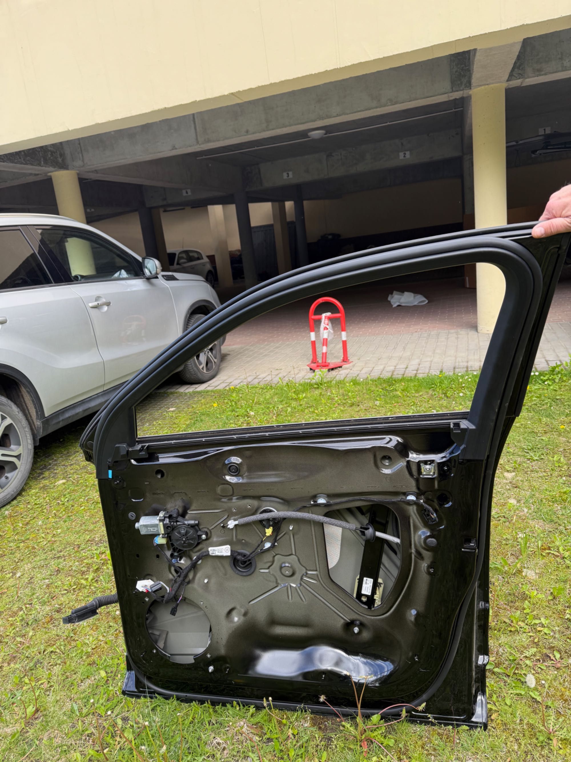 AUDI Q3 SPORTBACK Drzwi prawe przednie Audi OE