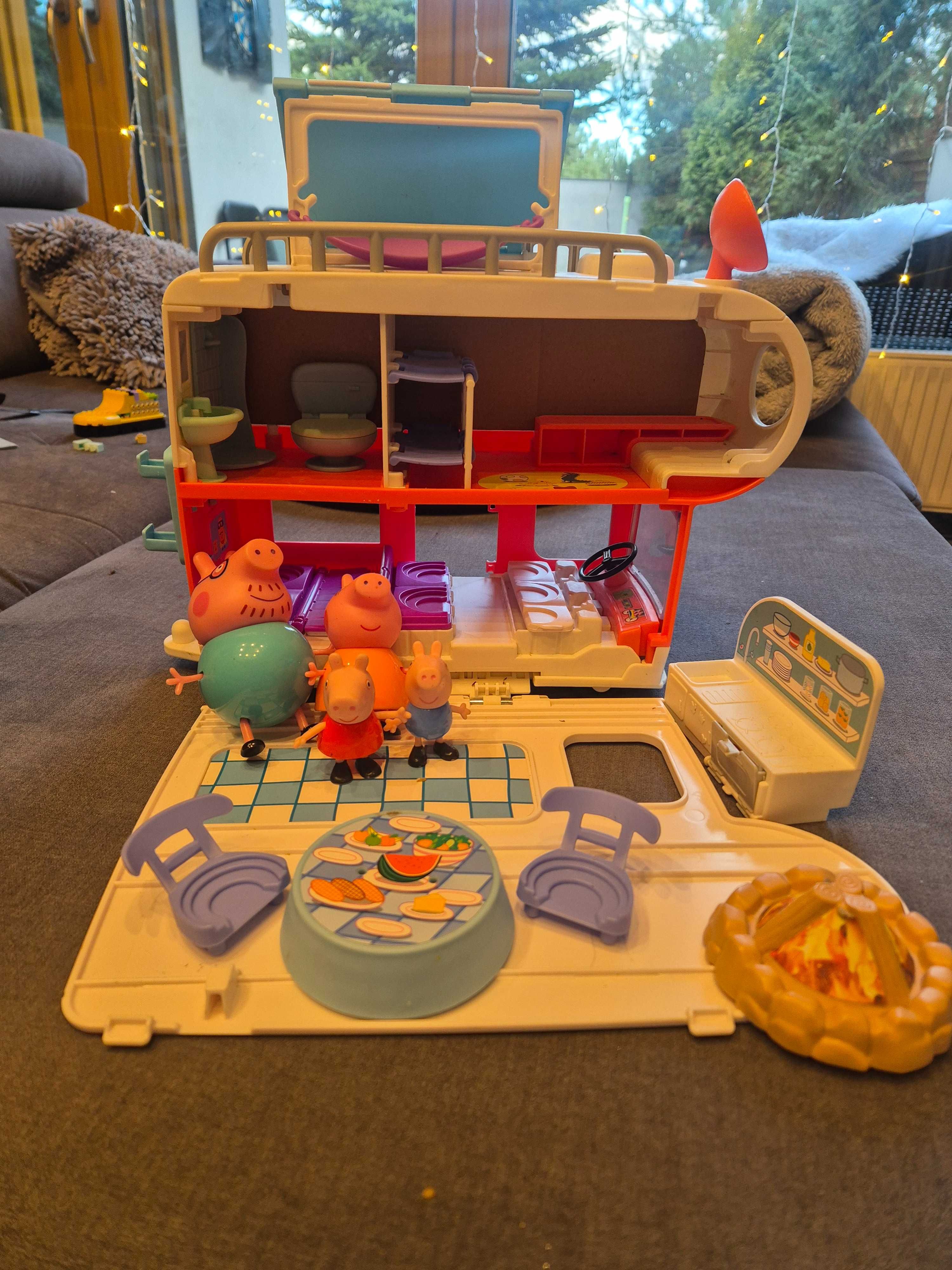 Hasbro kamper świnka peppa