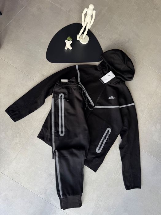 Нейлоновий костюм Nike tech Fleece Black Reflective зіпка і штани