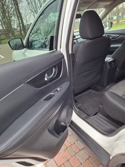 Ніссан рог 2018 року