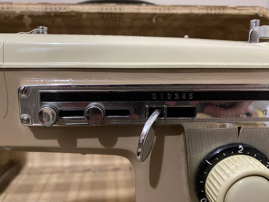 Швейна машинка IDEAL привезена з Німеччини