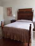 Cama D. Maria antiga. Impecável