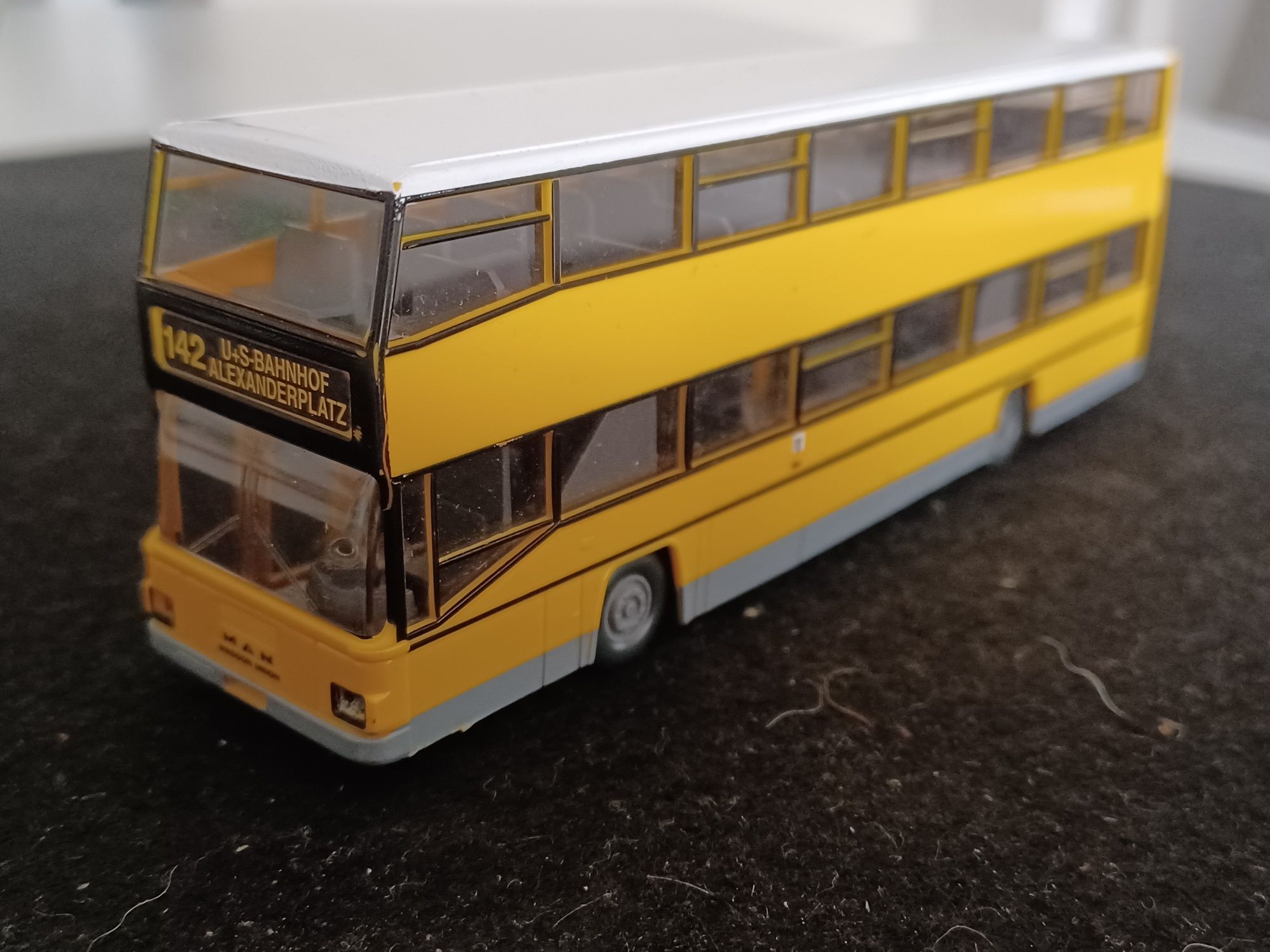 Autobus piętrowy MAN D89 Wiking skala 1:87