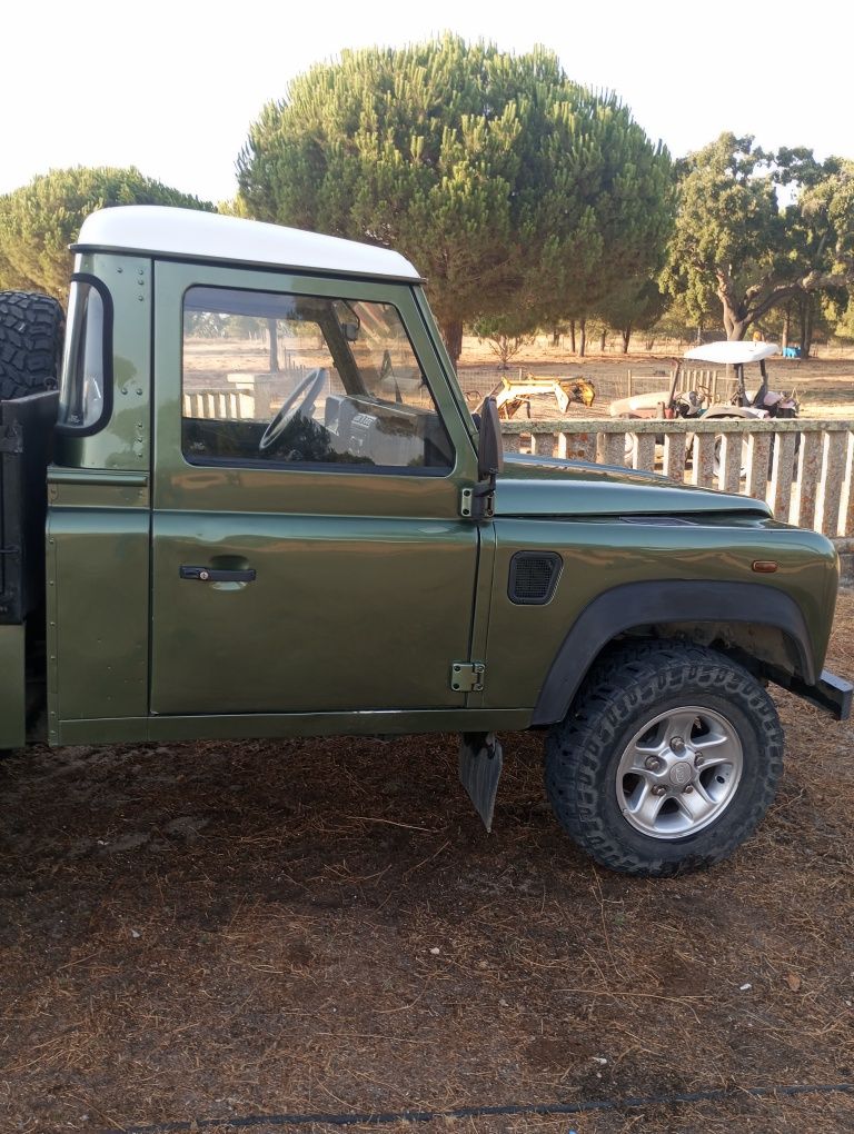 Defender TD5  land rover