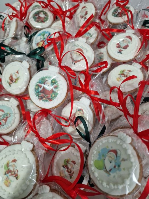 Pierniki mix wzory bombki z nadrukiem 7,5 cm