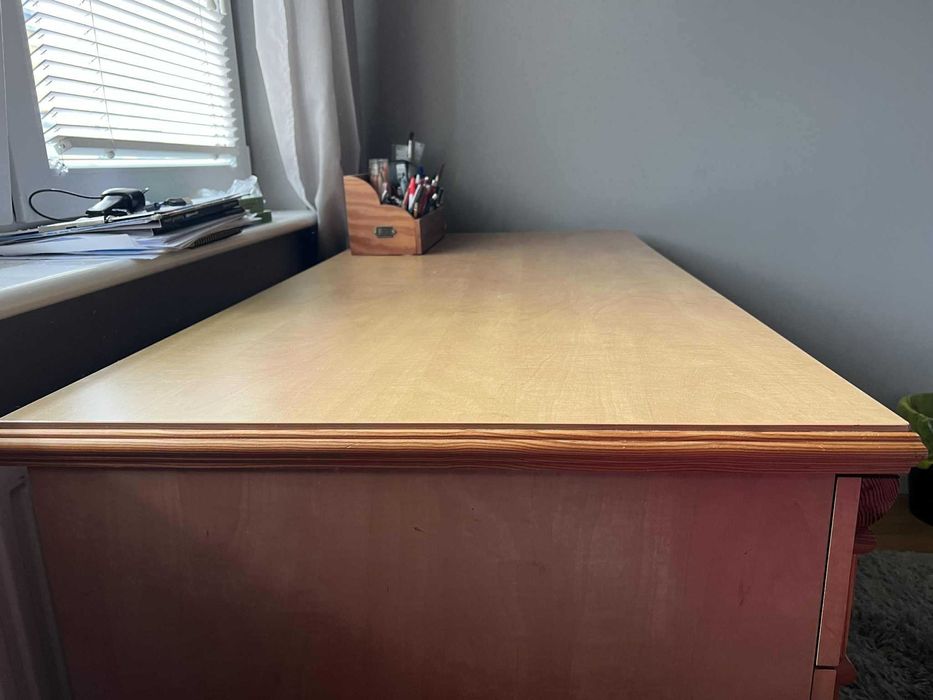 biurko drewniane