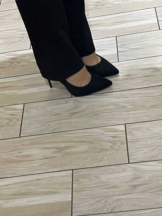 Чорні туфлі лодочки