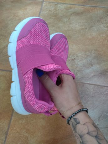 Leciutkie oddychające buty dla dziewczynki adidasy r 31