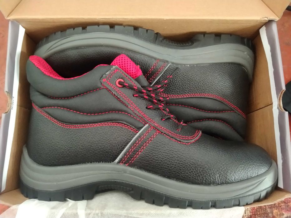 Шкіряні ботинки,черевики зимові чоловічі розмір 45-46 нові