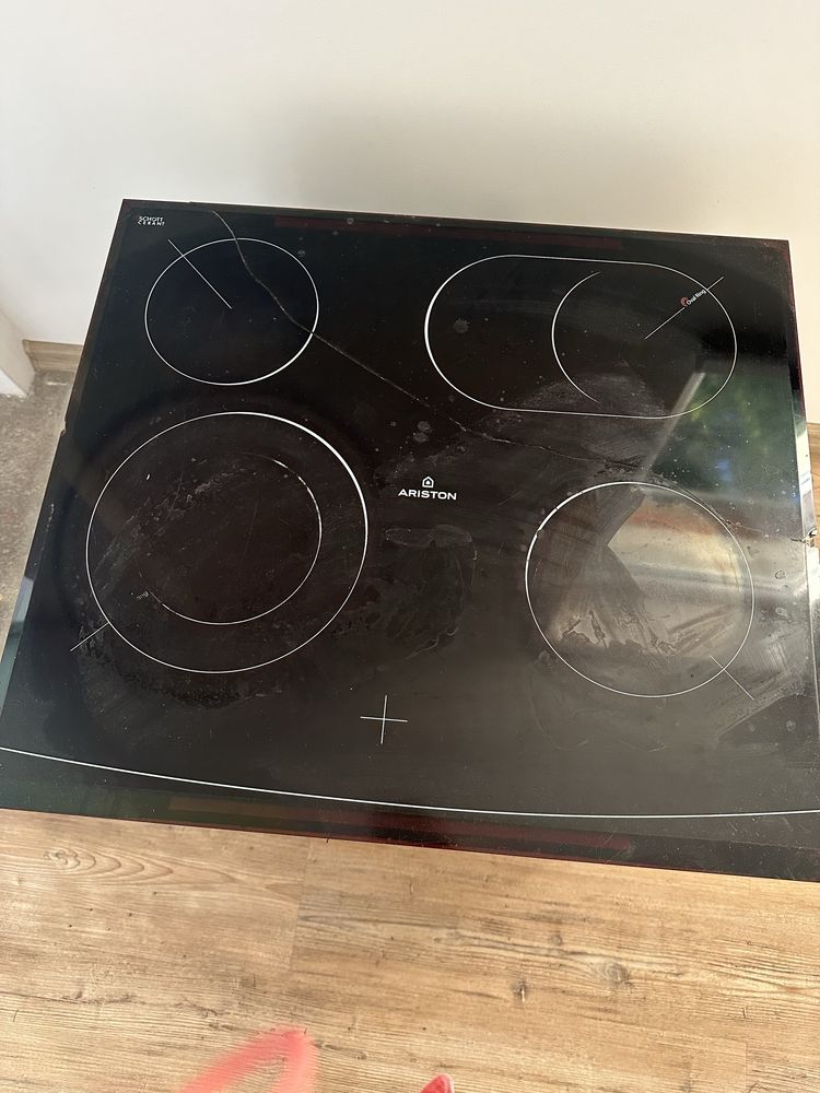 Piekarnik elektr. z płytą ceramiczną Hotpoint-Ariston