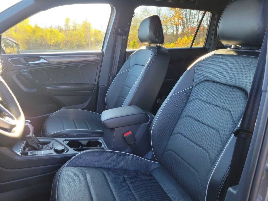 Volkswagen Tiguan SEL R-Line 4Motion      2024