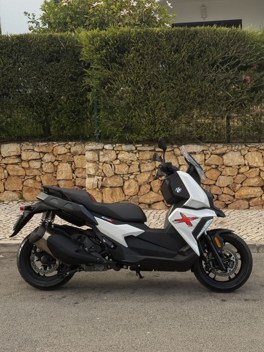 BMW C 400 X — 1.354 km — Estado de Nova - Connectivity