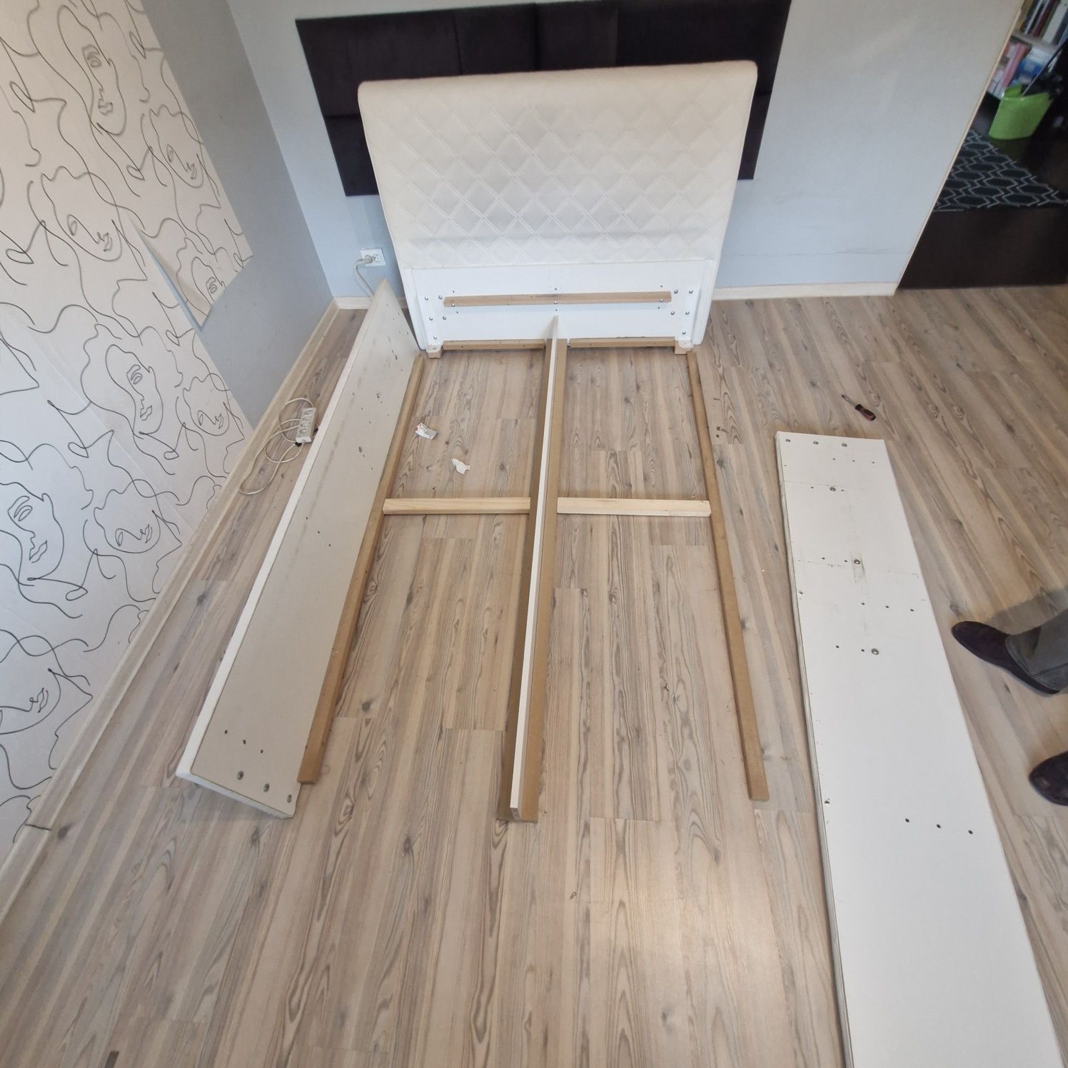 Łóżko tapicerowane z pojemnikiem 120 cm