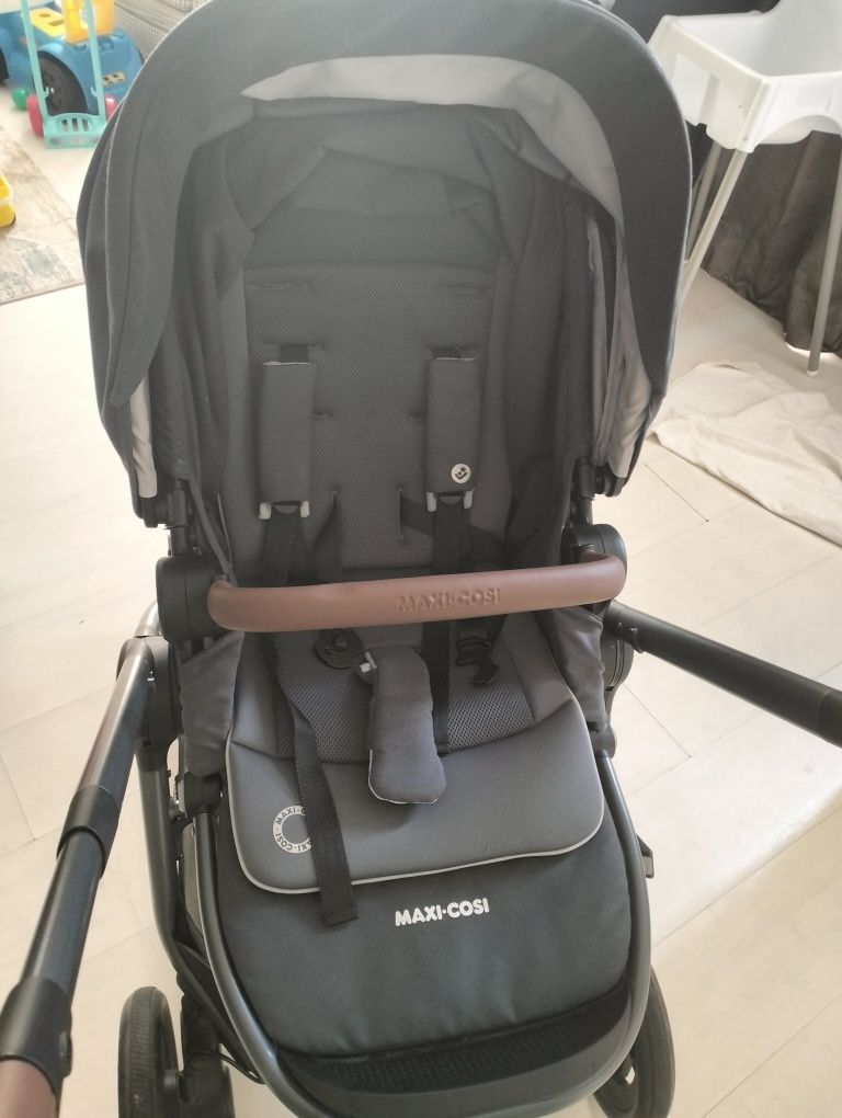 Vendo carrinho maxi cosi com bebê conforto