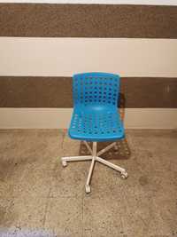 Krzesło obrotowe z regulacją wysokości