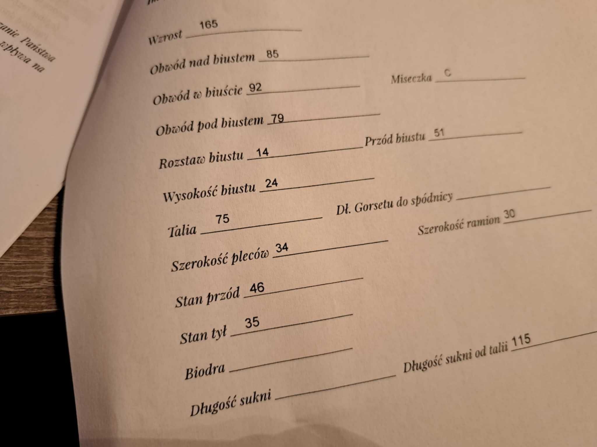Piękna suknia ślubna