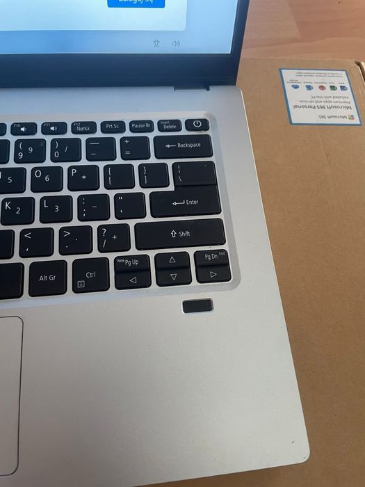 Laptop Acer model swift 1