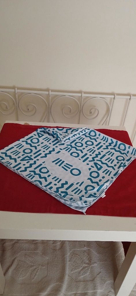 Lenço com publicidade Meo, novo