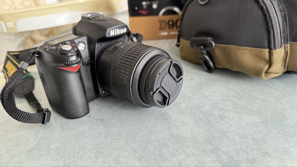 Фотоапарат Nikon D90