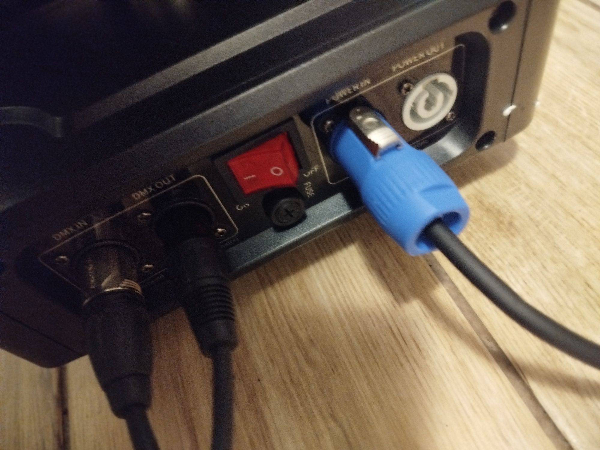 Głowy ruchome 230w 7r