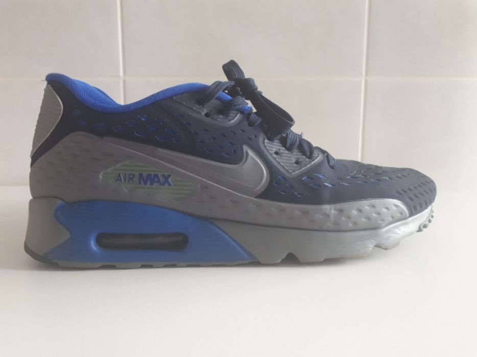 Nike  air  max .