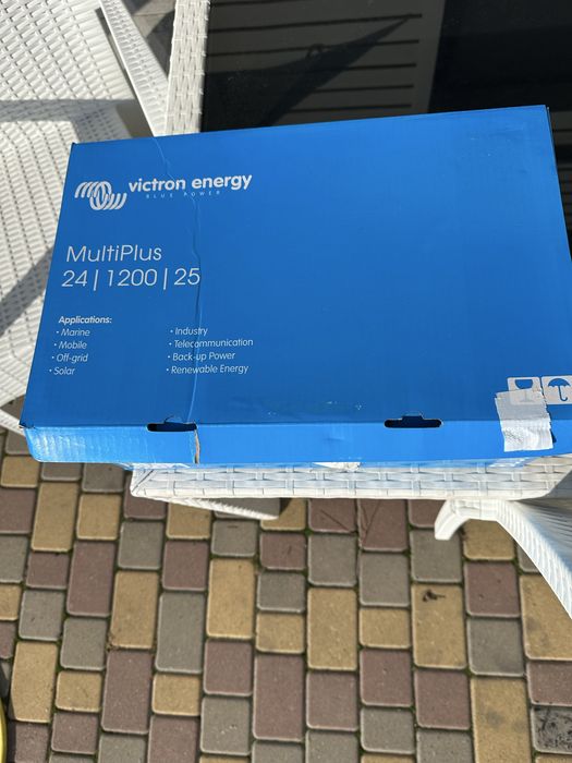 Инвертор гибридный Victron Energy MultiPlus 24/1200/25