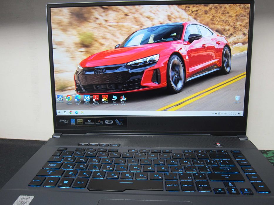 Asus Rog Zephyrus15.6"FHD 240Hz/RTX 2070 MaxQ 8 GB 256 Bit/ I7 10750H